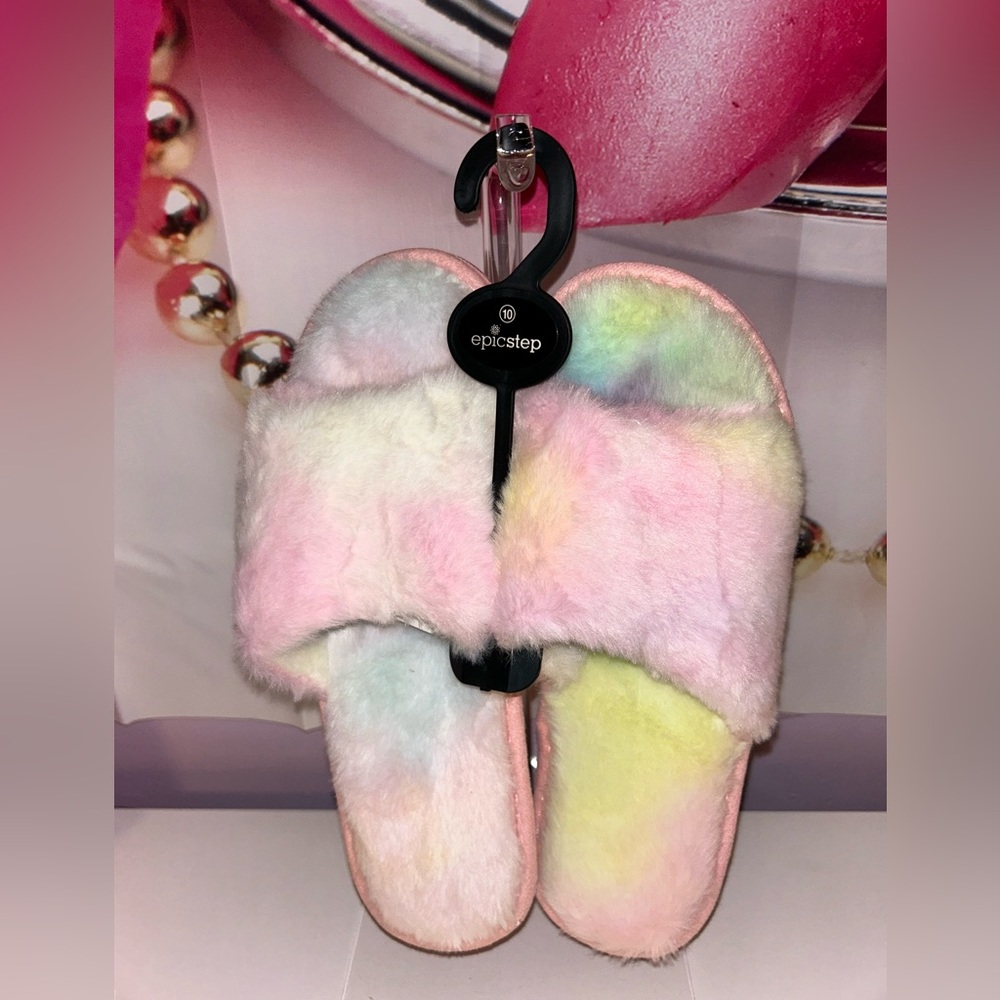 House Shoes, NWT.